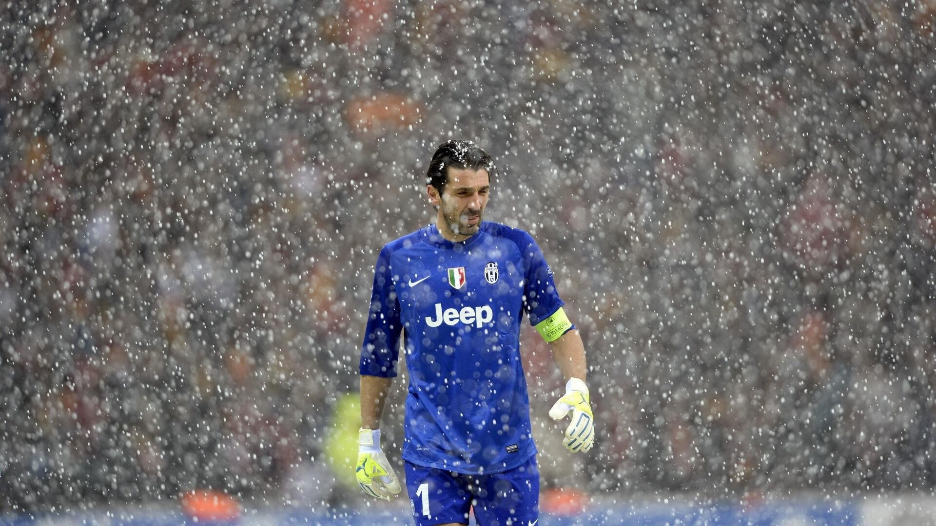 詹姆斯接受专访表示会用行动引领更衣室文化，詹姆斯访谈